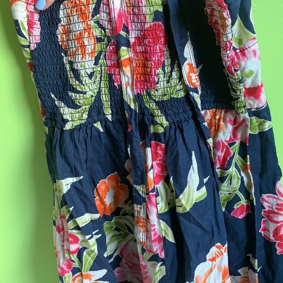 Hollister flower dress - Picture 4 of 8